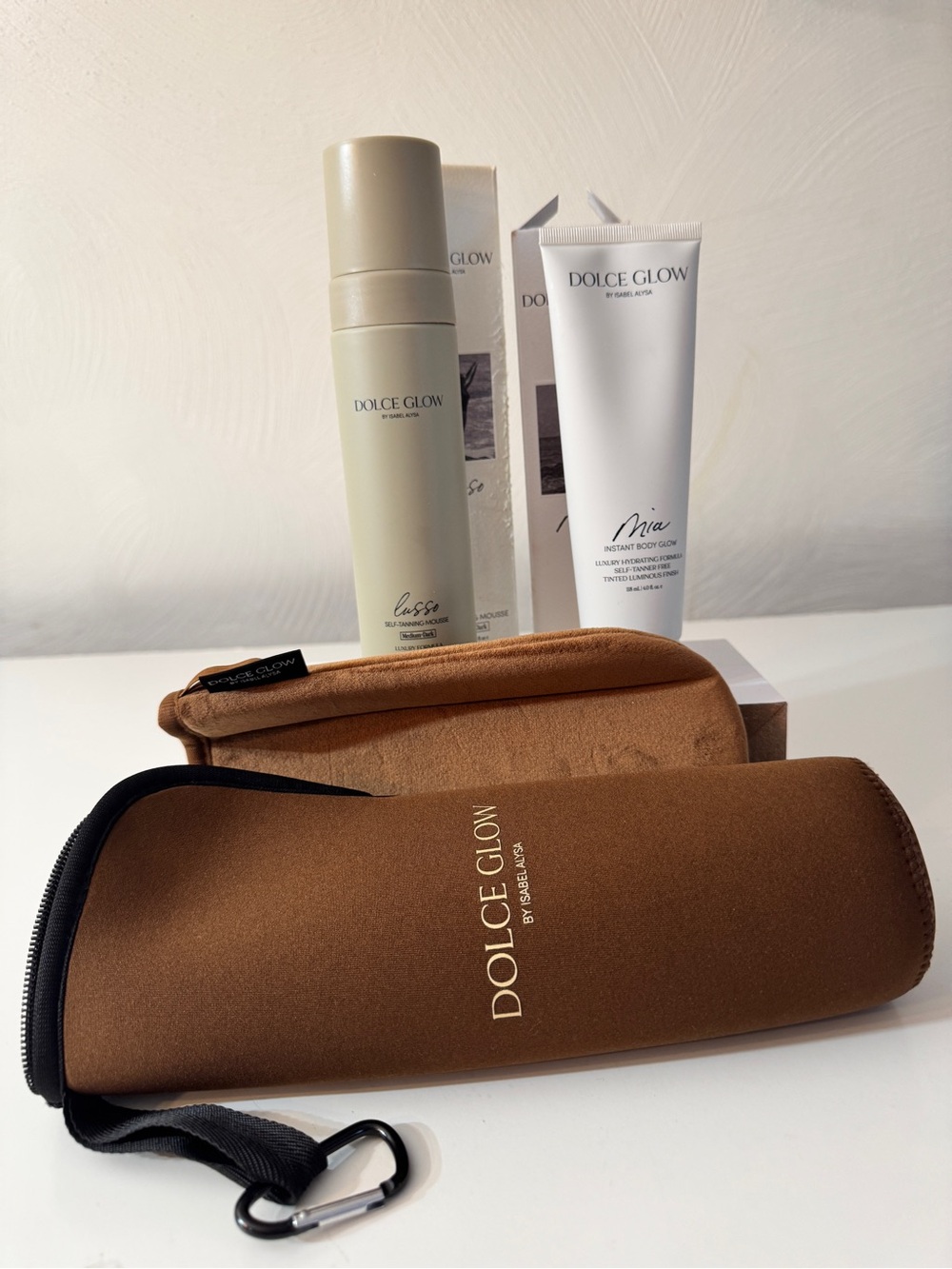 Tanning & Skincare Set Docle Glow - mitten for applying  and travel pouch!